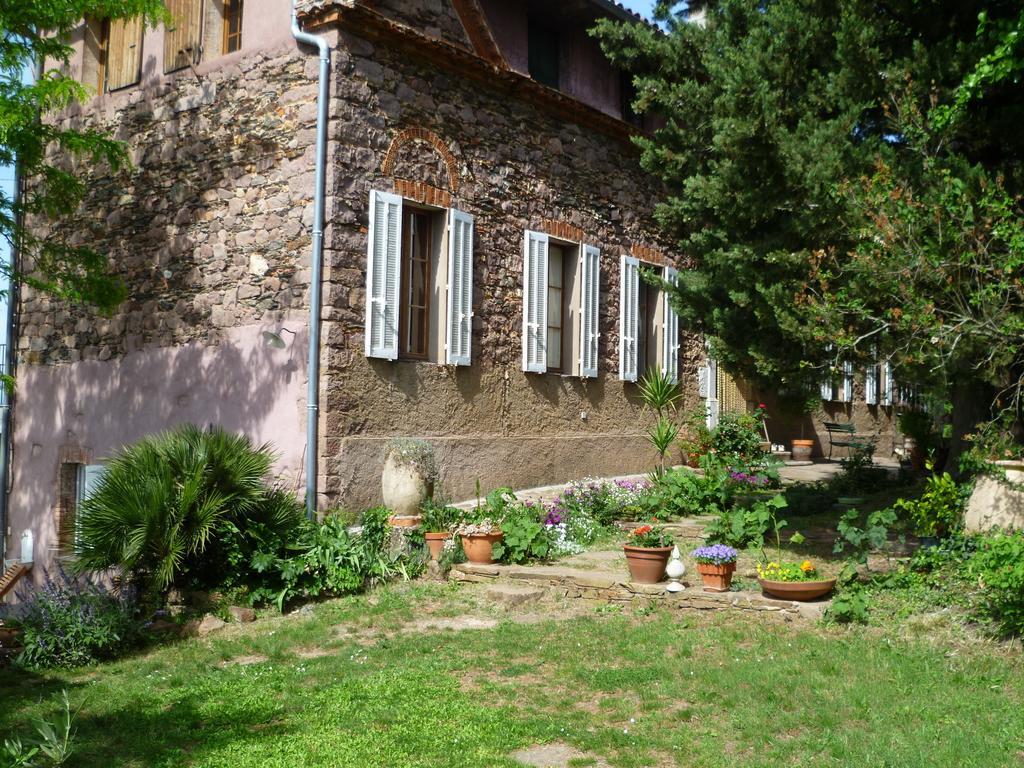 Bed&breakfast La Maison De Nathalie Les Mayons Exterior foto