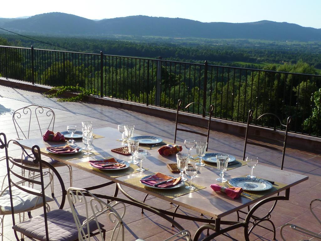 Bed&breakfast La Maison De Nathalie Les Mayons Exterior foto