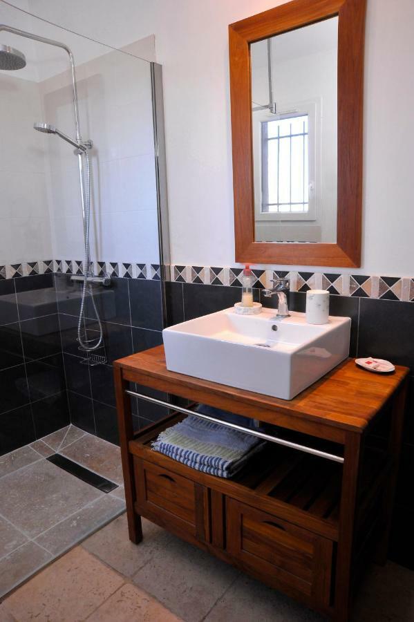 Bed&breakfast La Maison De Nathalie Les Mayons Exterior foto