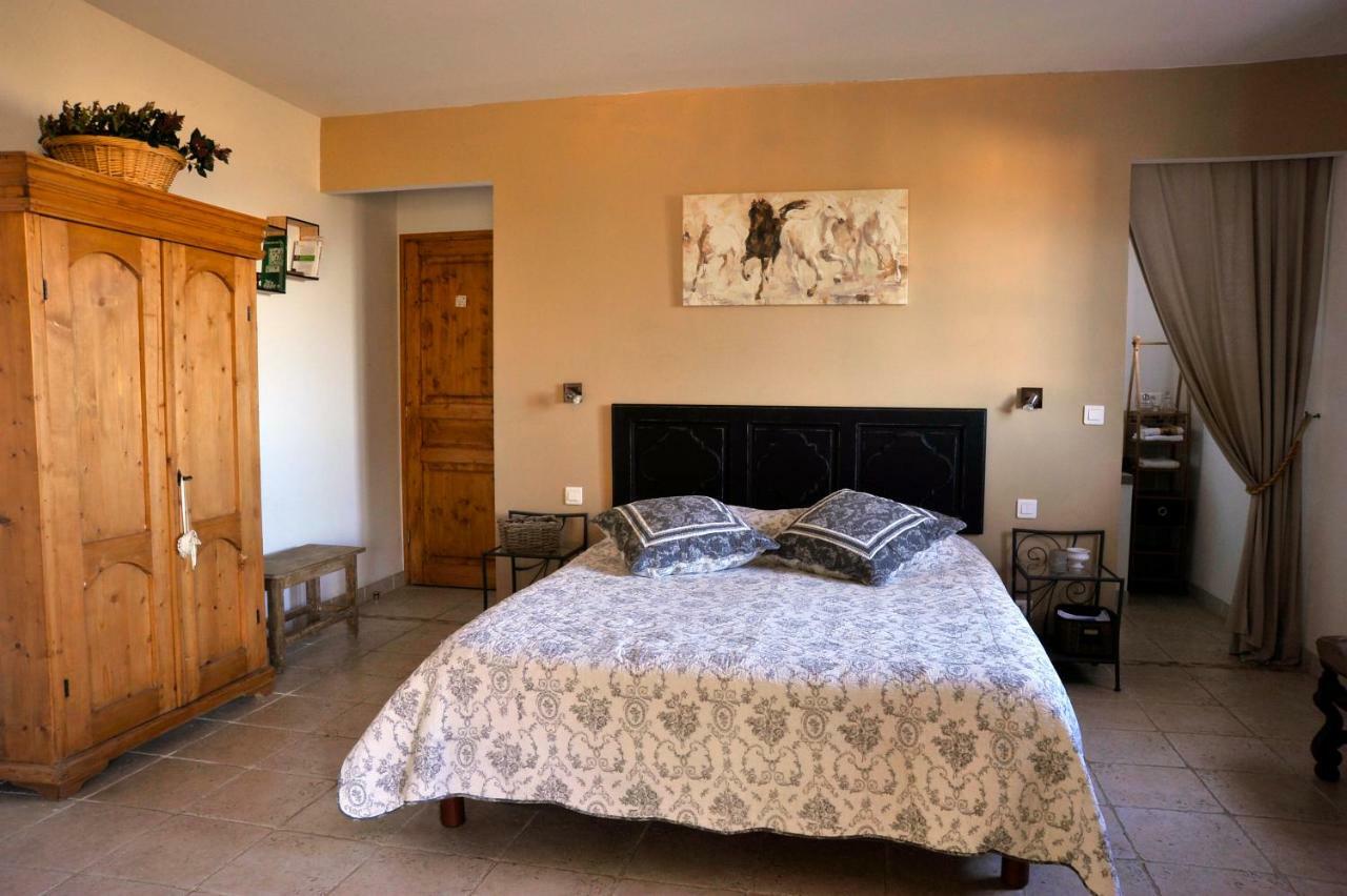 Bed&breakfast La Maison De Nathalie Les Mayons Exterior foto