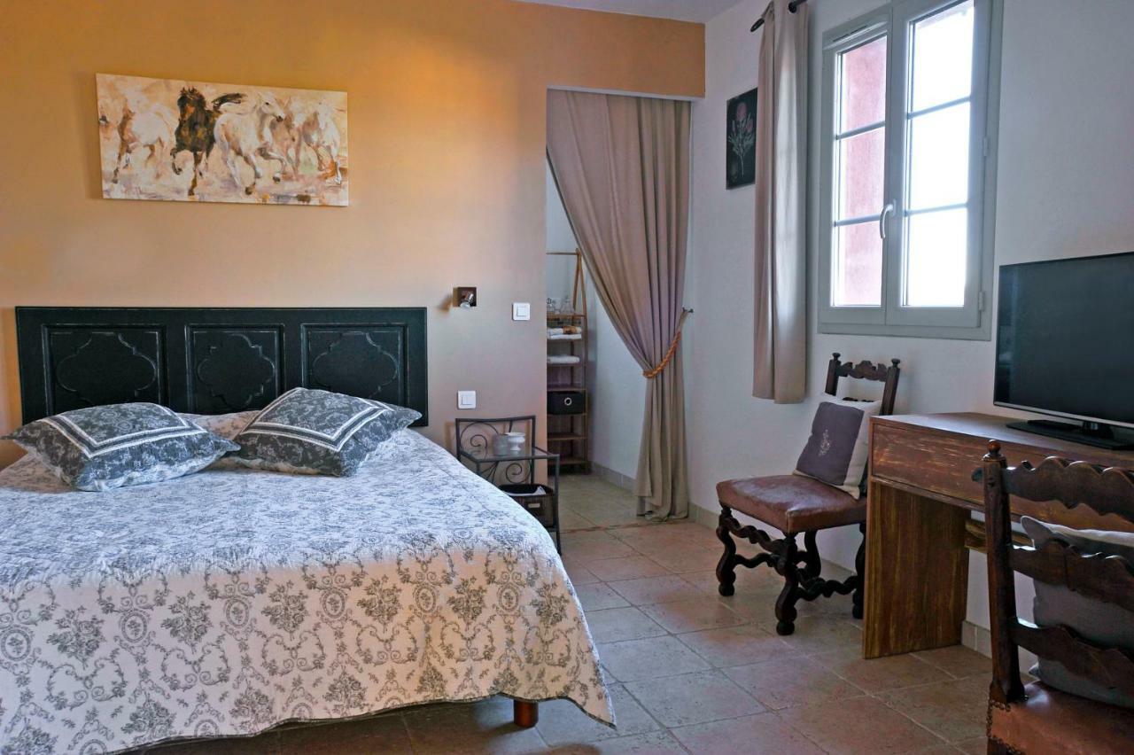 Bed&breakfast La Maison De Nathalie Les Mayons Exterior foto