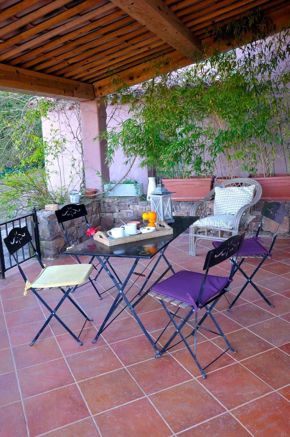 Bed&breakfast La Maison De Nathalie Les Mayons Exterior foto